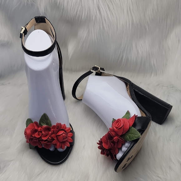 Sam Edelman Shoes - SAM EDELMAN Yaro Black Leather Red Rosette Open Toe Party Block Heel Sandals 7.5